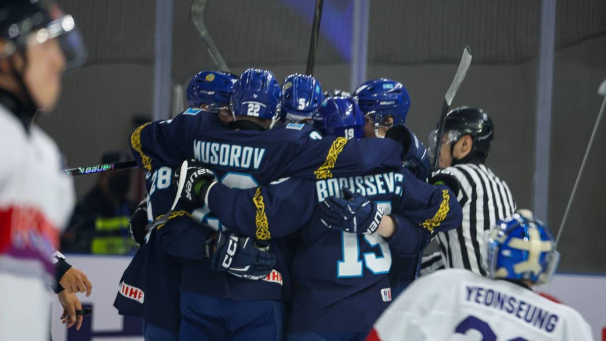 Қазақстан құрамасы шайбалы хоккейден Азия чемпионы атанды