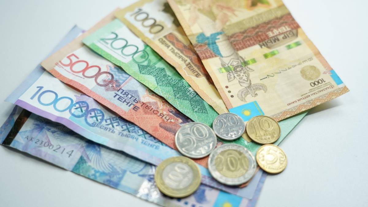 Көпбалалы отбасылар мен наградталған аналарға қанша жәрдемақы төленеді