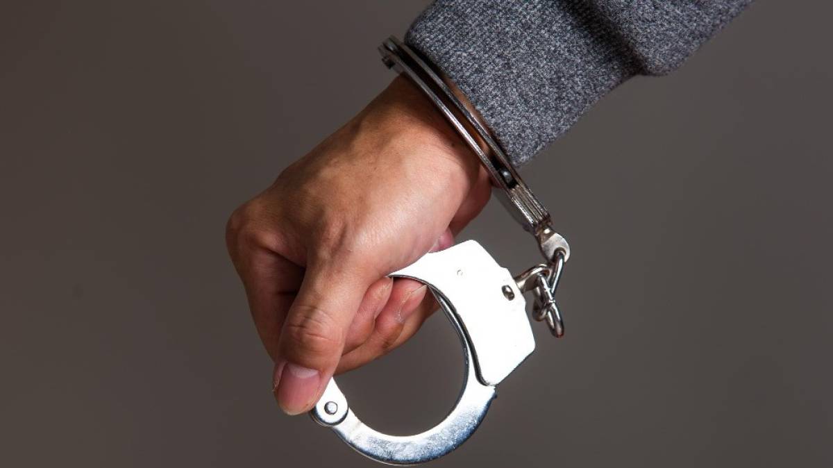 Астанада ер адам есірткі таратып жүрген жерінен ұсталды