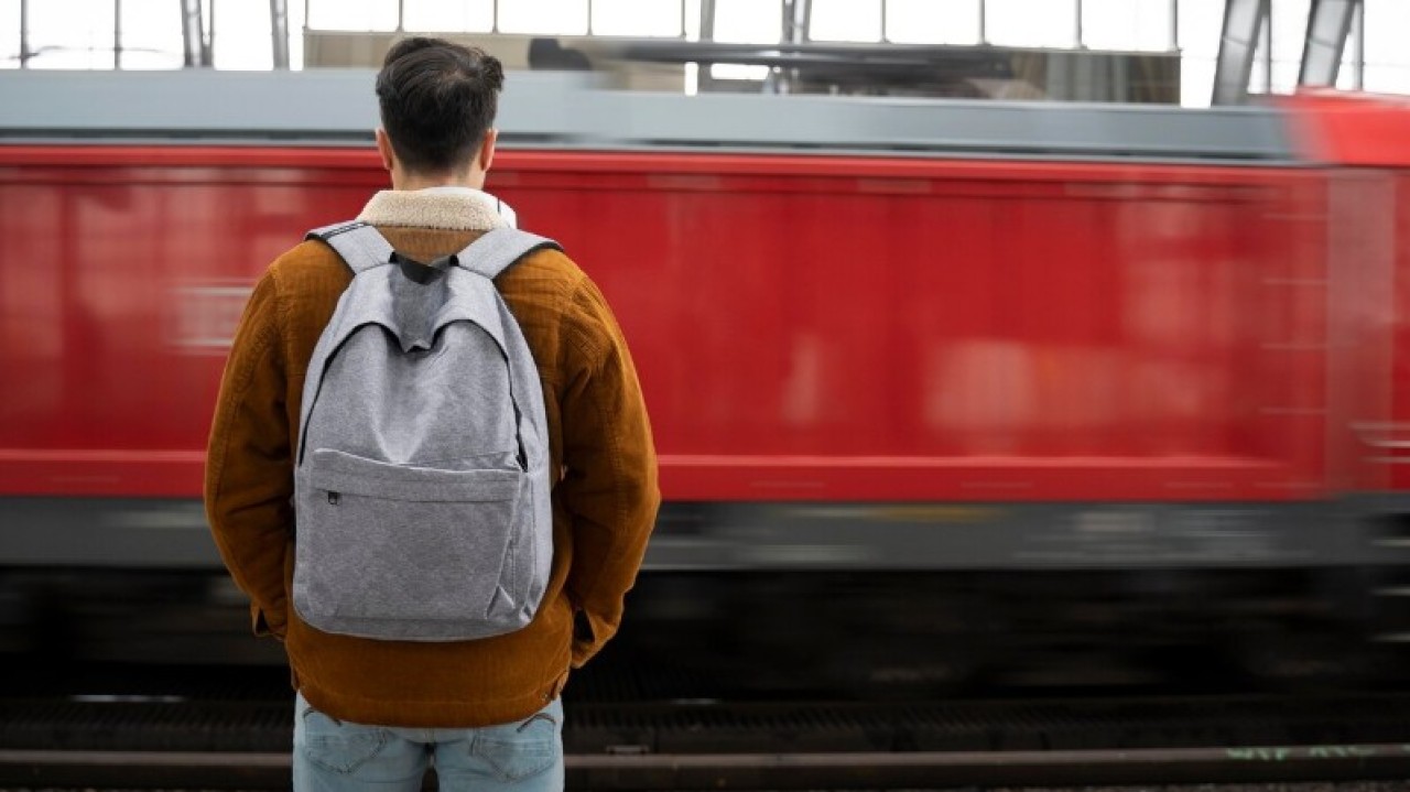 Астана вокзалында бір адамды пышақтаған күдікті ұсталды