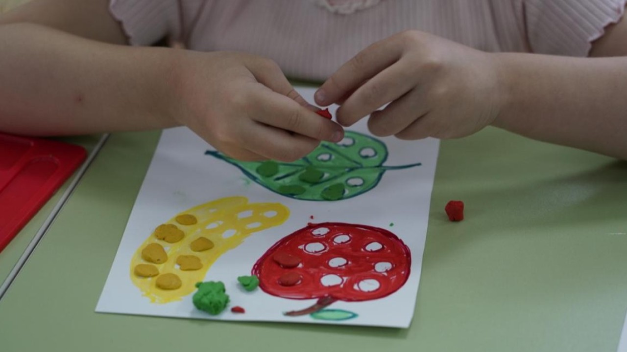 Қазақстанда 2-6 жастағы бүлдіршіндер үшін балабақша кезегі екі есе қысқарды