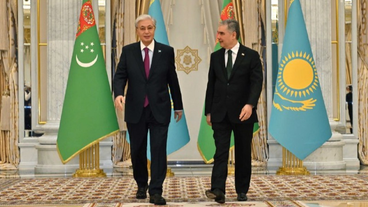 Президент Түрікменстанның астанасы Ашхабад қаласына барды