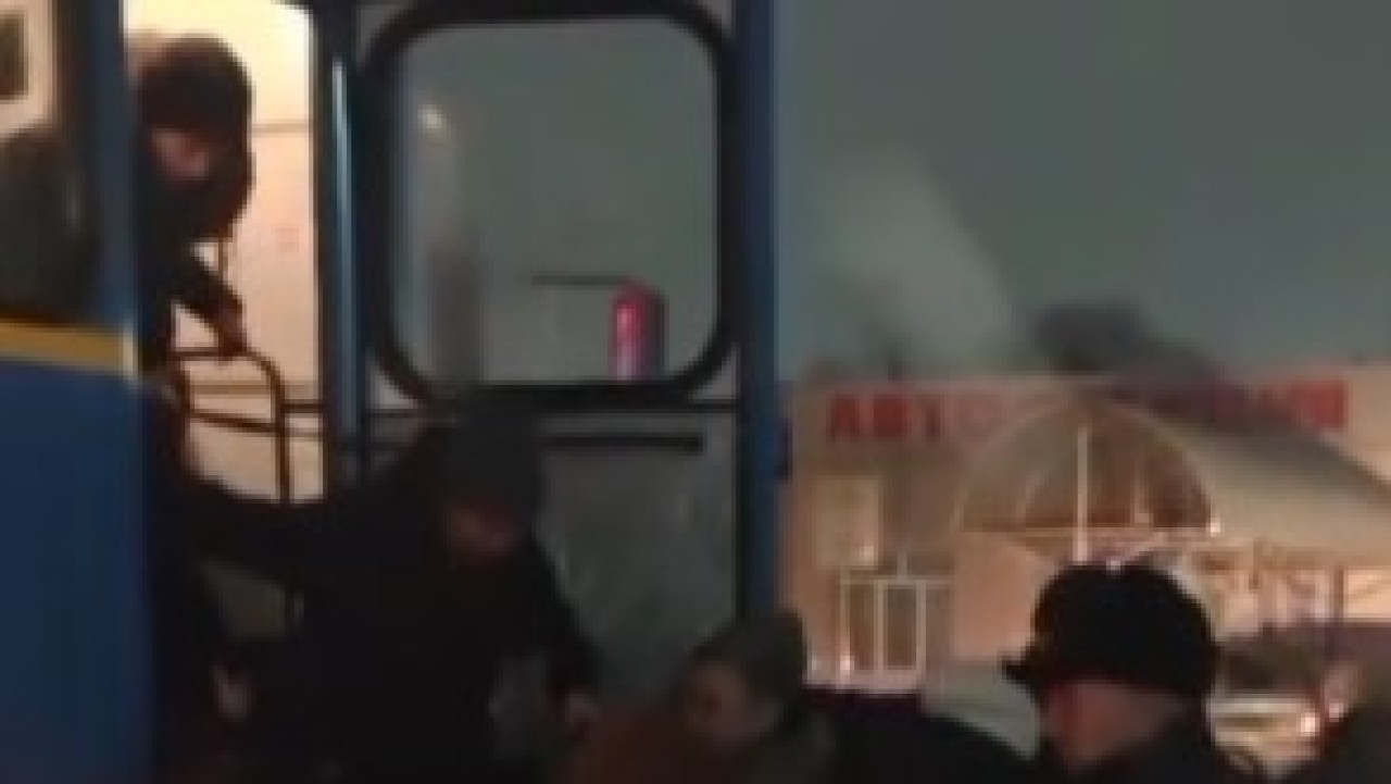 Қарағанды облысында жолаушылар мінген автобус жүк көлігімен соқтығысты