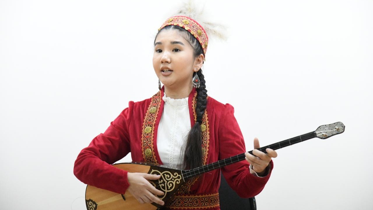 Астанада студенттер арасында дәстүрлі әншілер байқауы басталды