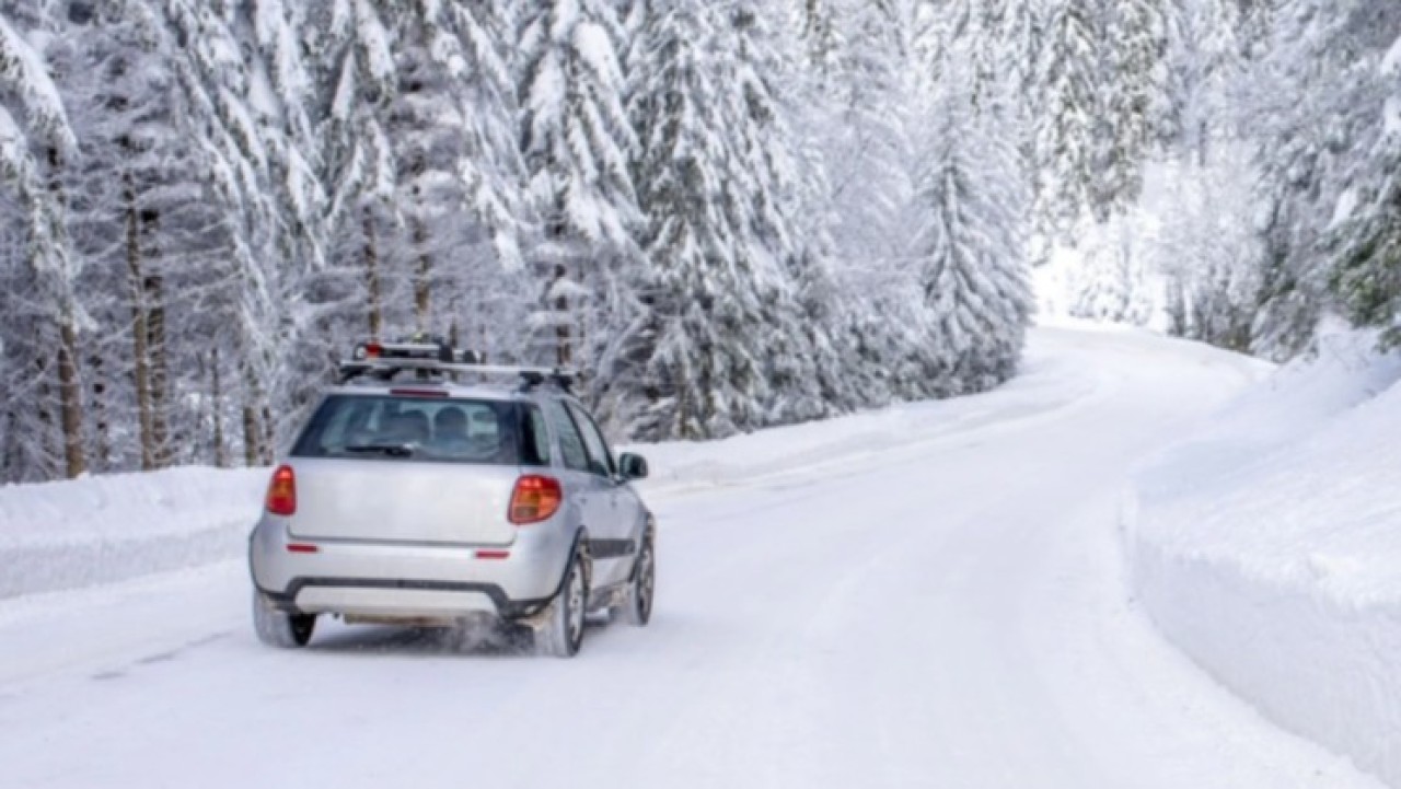Құтқарушылар ұсынымдары: автожолдарда қар құрсауында қалған жолаушылар қалай әрекет етуі керек