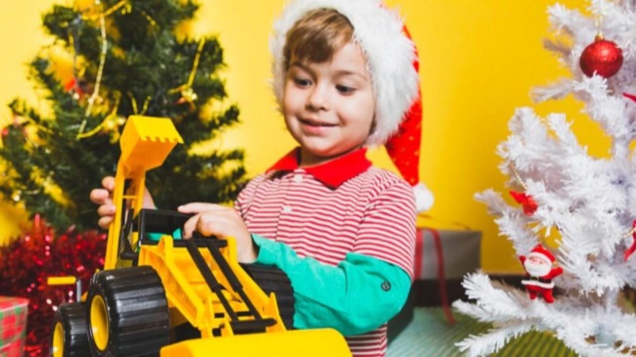 Жаңажылдық сыйлық: қауіпсіз ойыншықтарды қалай таңдауға болады