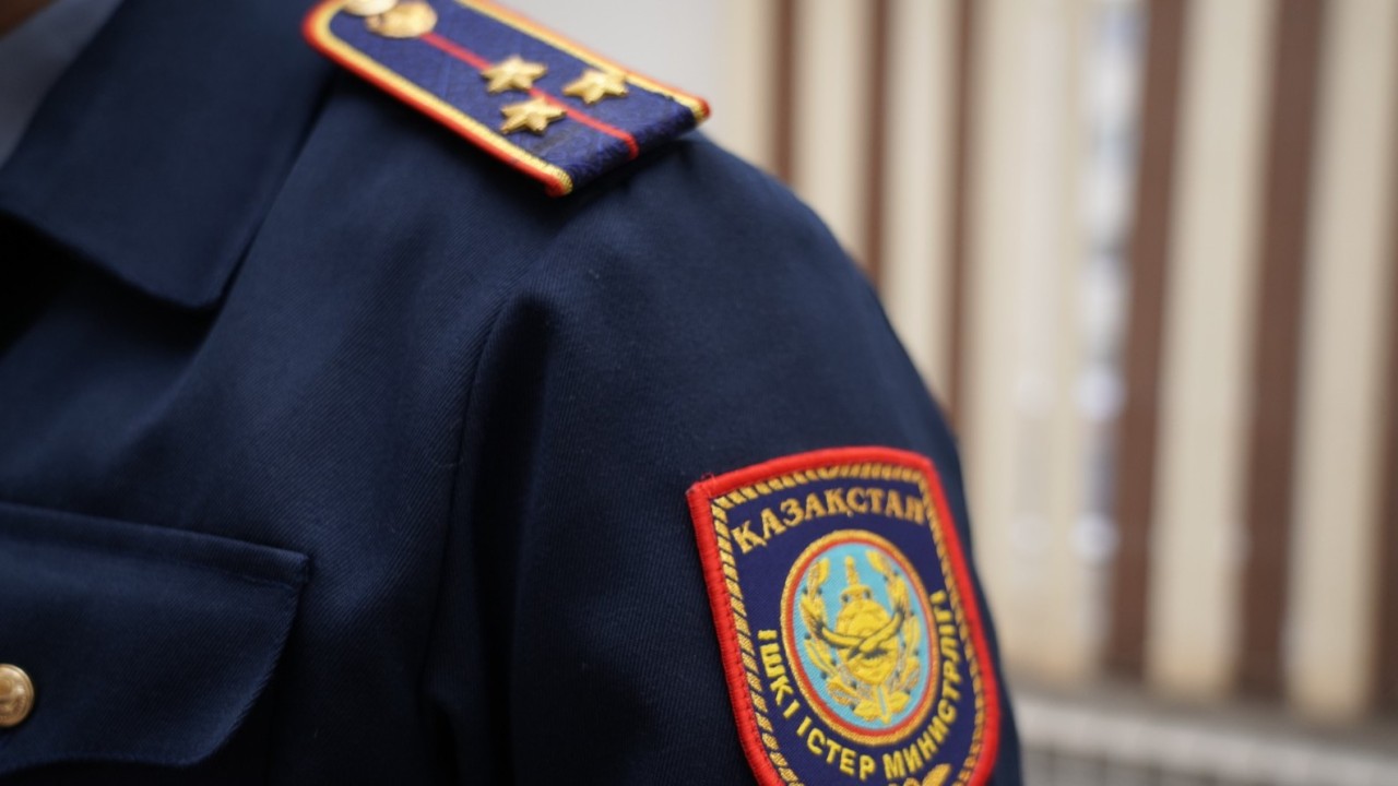 Полиция көлікке Мемлекеттік ту ілуге қатысты мәлімдеме жасады