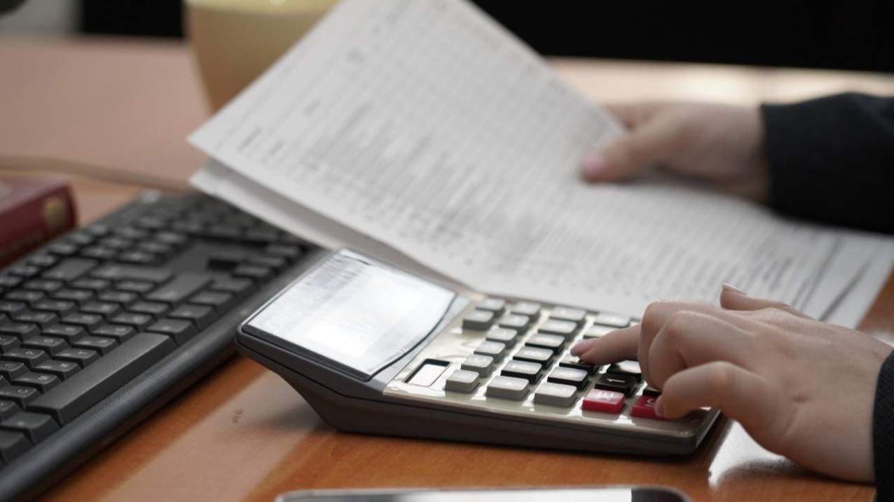 Мәслихат шешімін уақытылы өзгертпеу салдарынан 100 мың тұрғын жәрдемақы ала алмады