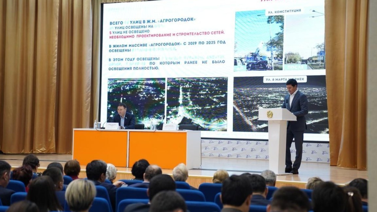 Астанада мәслихат депутаттары округ тұрғындарымен есептік кездесулерін аяқтады