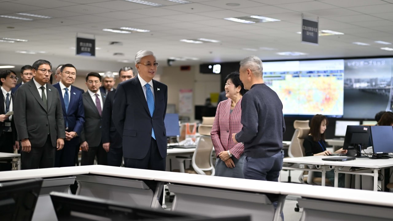 Тоқаев Токионың Төтенше жағдайлар жөніндегі ахуалдық орталығын аралап көрді