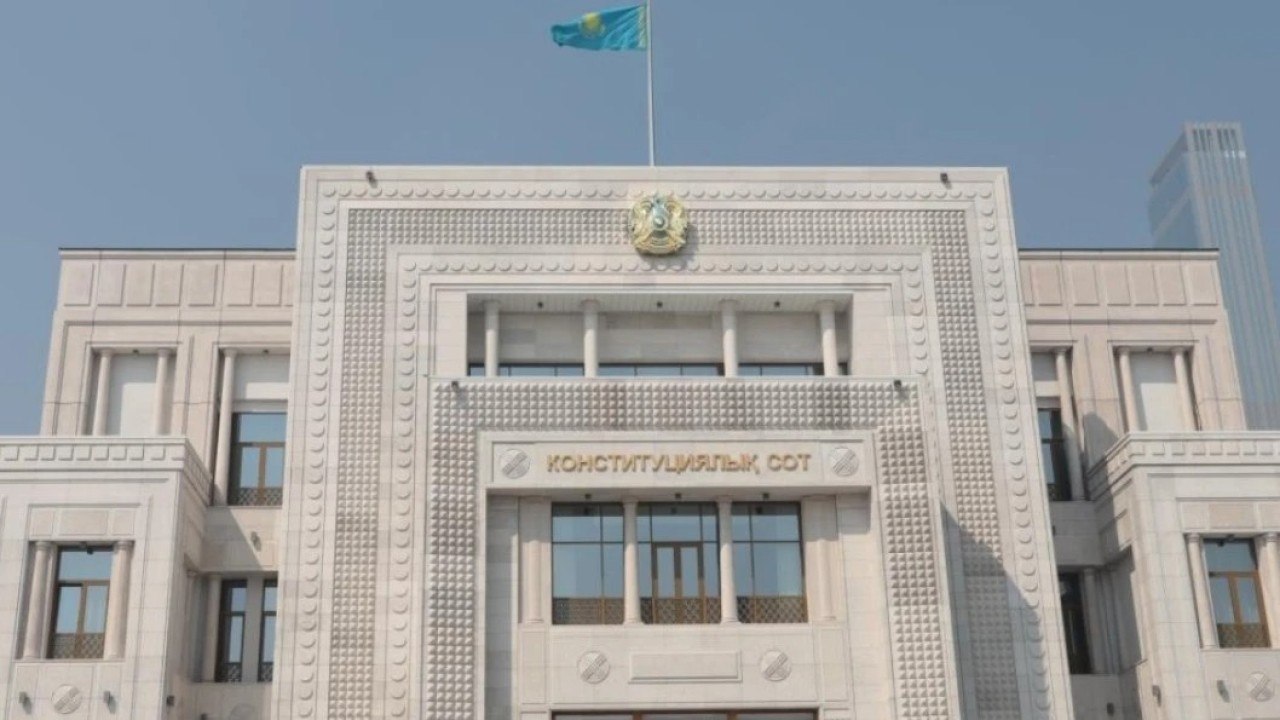 Бала асырап алуда ерлер мен әйелдердің құқықтары теңестірілді