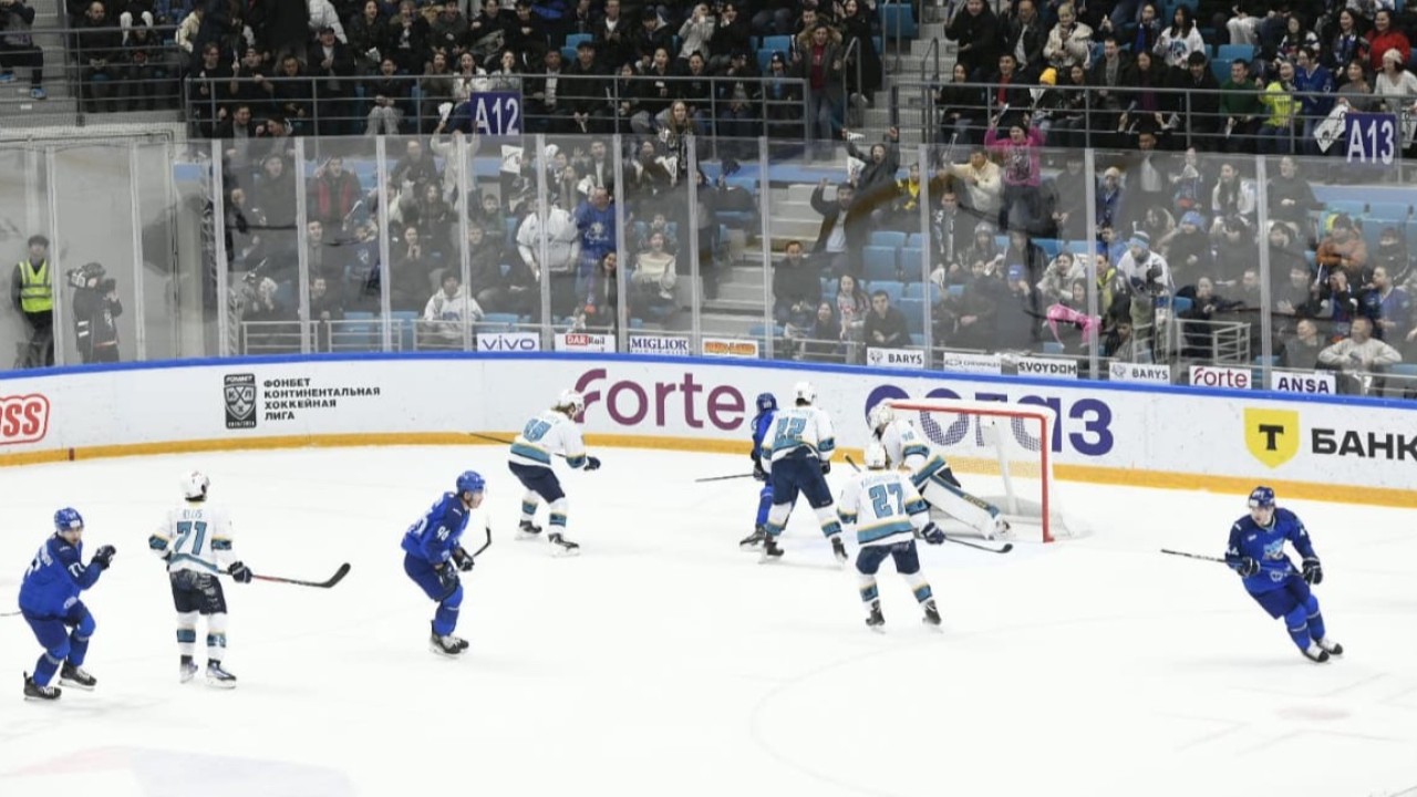 Мәскеуден келген жас спортшылар «Барыстың» ойынын тамашалады