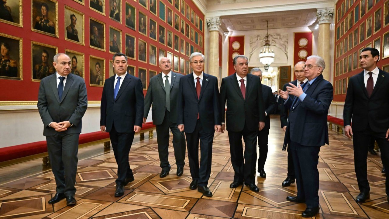 Қасым-Жомарт Тоқаев пен ТМД басшылары Эрмитажды аралады