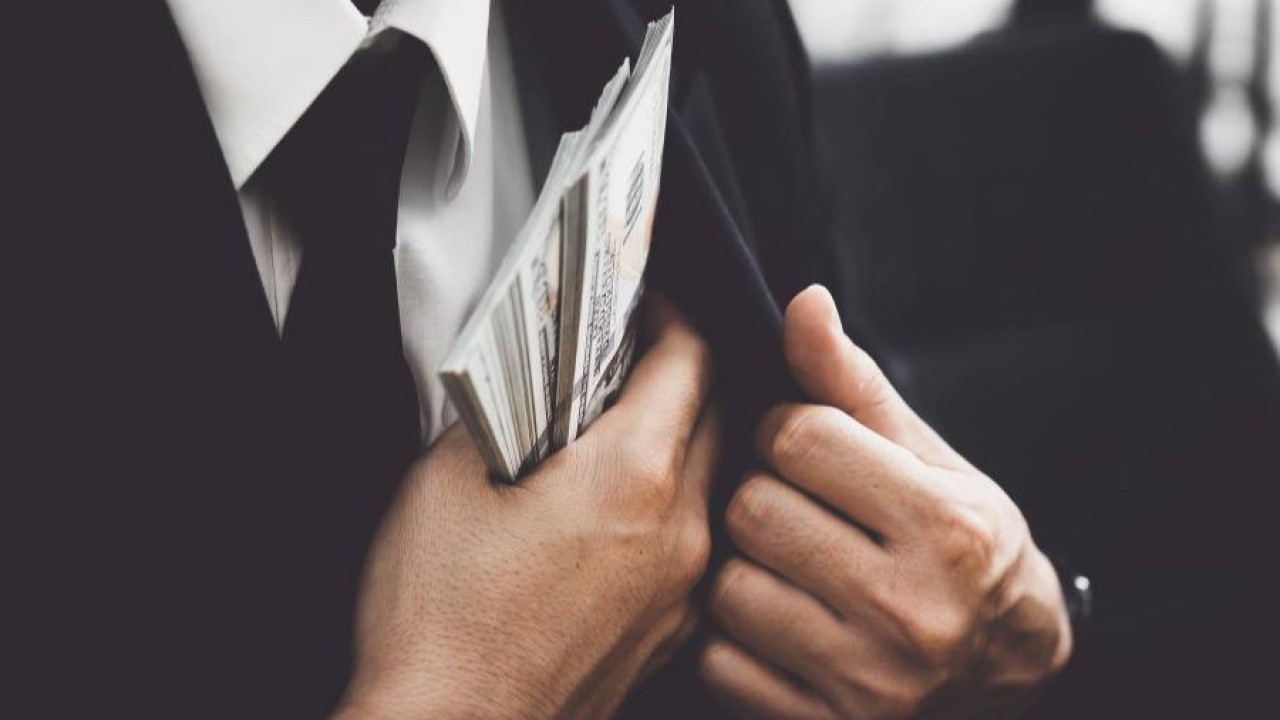 “Ипотека алып беремін”: ШҚО-да тұрғынның 9 млн теңгесін жымқырған күдікті анықталды