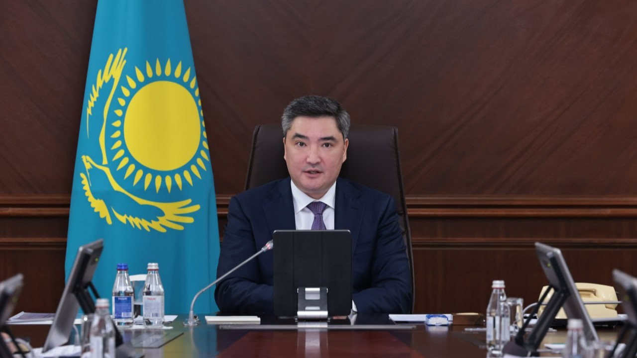 Бектенов: Салық органдарының алдында тұрған міндет – қателіктер үшін жазалау емес, керісінше қателеспеуге көмектесу