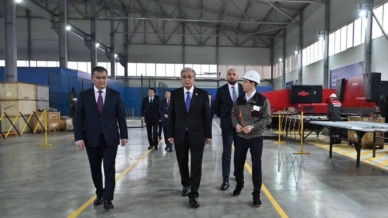 Мемлекет басшысы елордадағы Tausogar зауытында болды