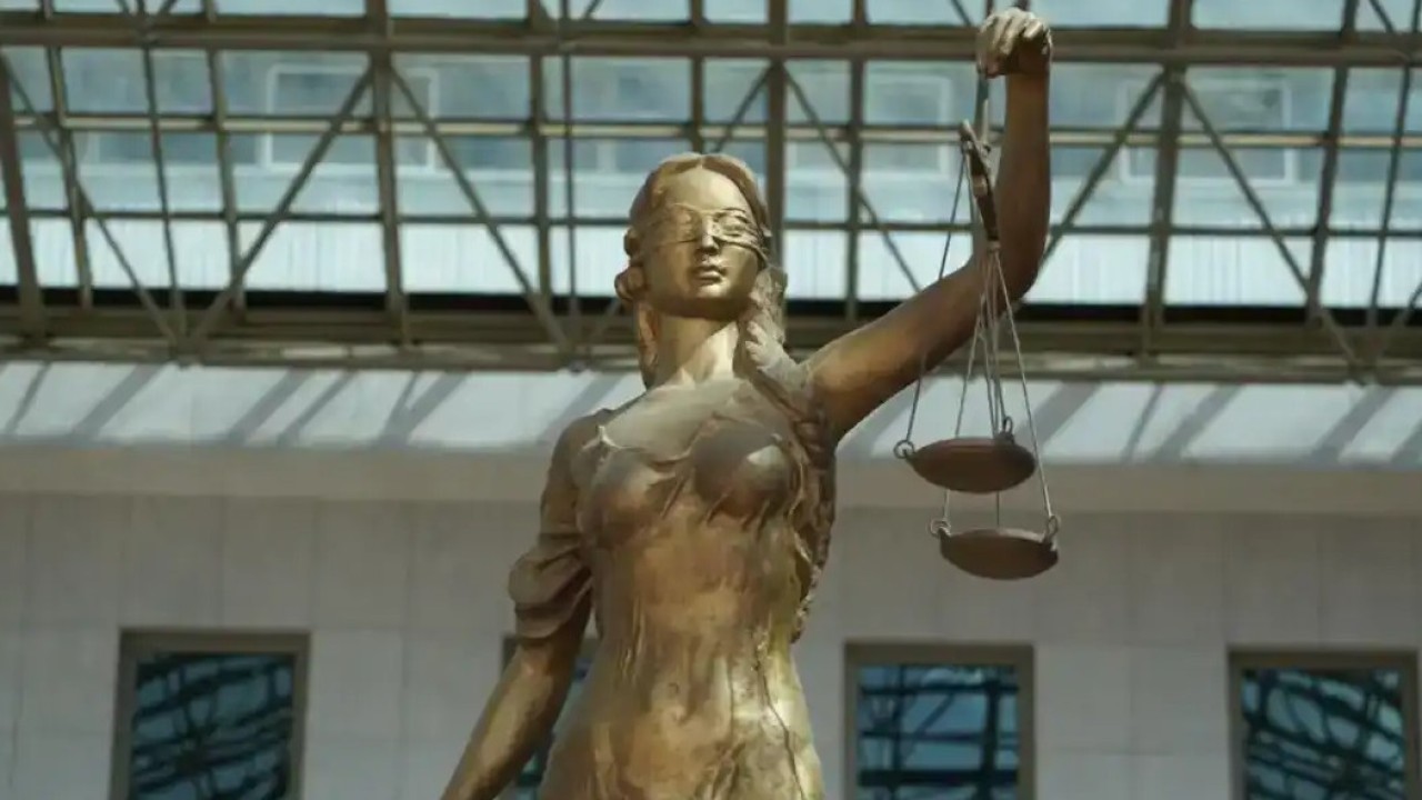 Кәмелетке толмаған сатушыны зорлағаннан кейін өлтірген ер адам қалған өмірін темір тордың ар жағында өткізеді