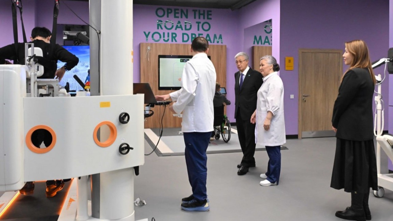 Президент елордадағы Инклюзивті спорт орталығынының қызметімен танысты