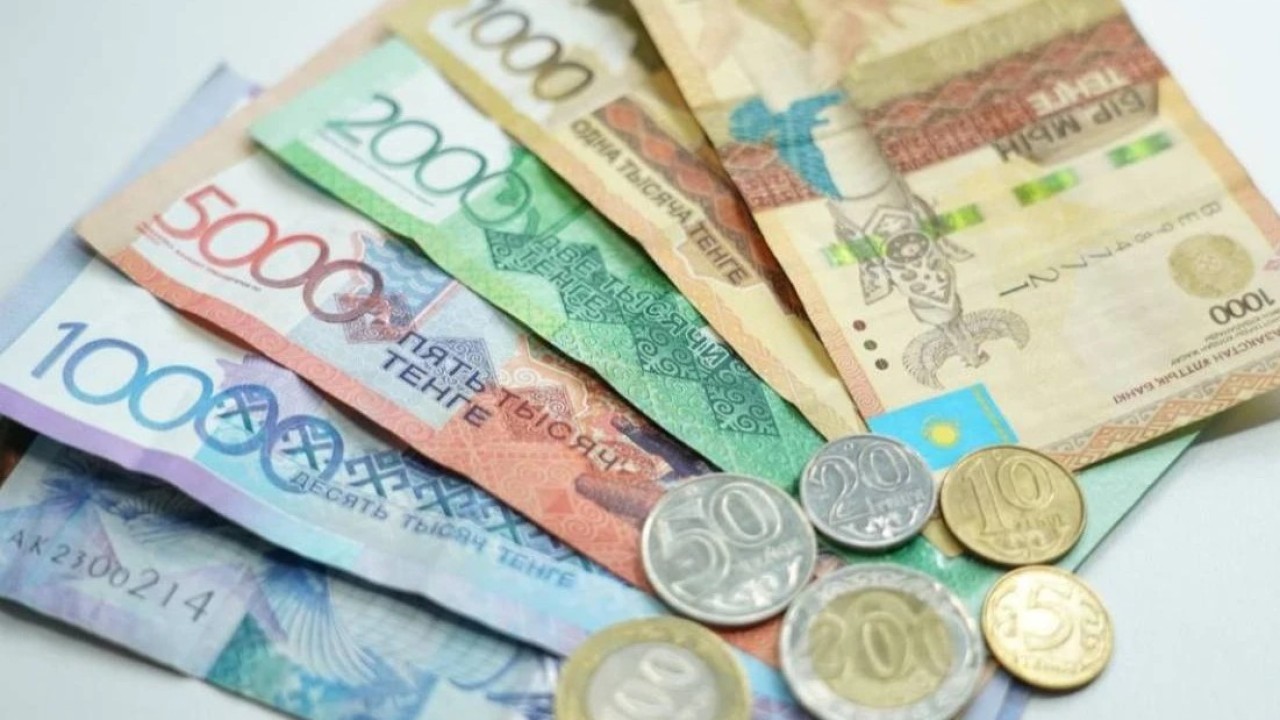 7 млн теңгеден астам қаражат: зейнеткерлердің атына несие рәсімдеген әйел сотталды