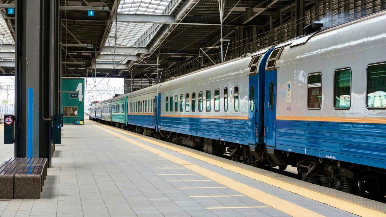 Елімізде жолдардың жабылуына байланысты жолаушы тасымалдауға 13 пойыз тағайындалды