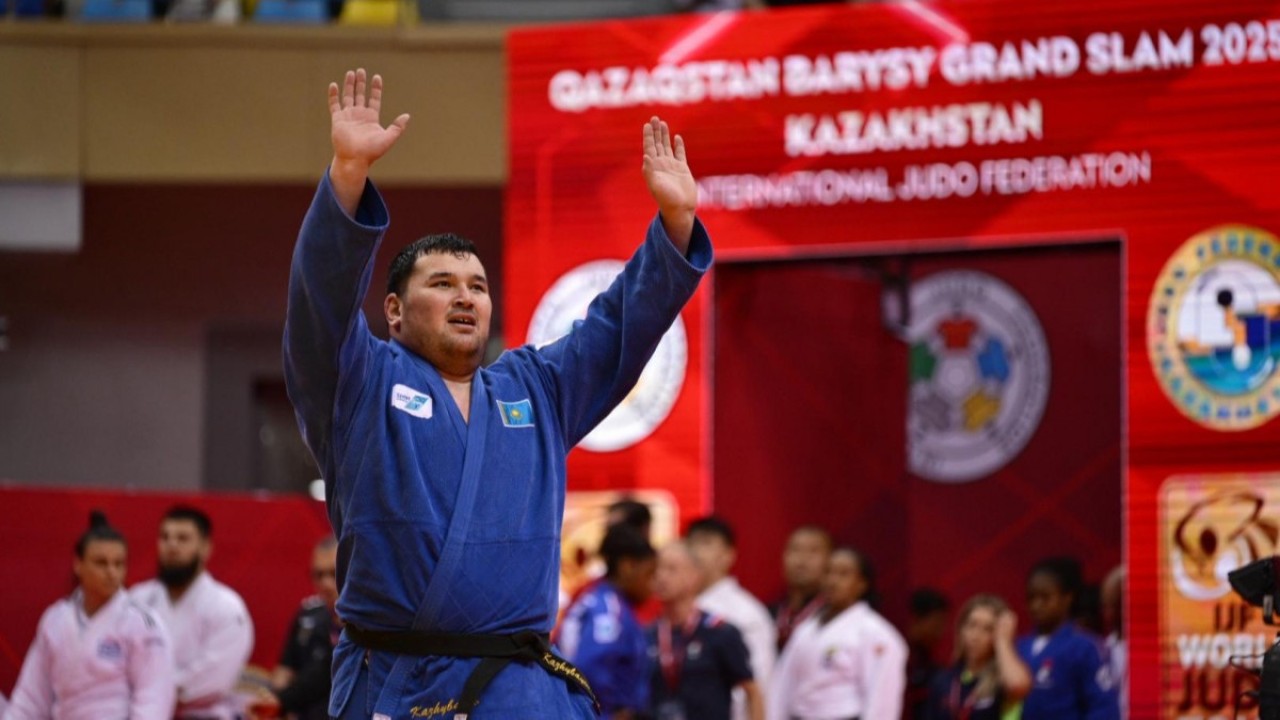 «Астана нағыз спорт орталығына айналды»: Ерасыл Қажыбаев елордалықтарды Жаңа жылмен құттықтады