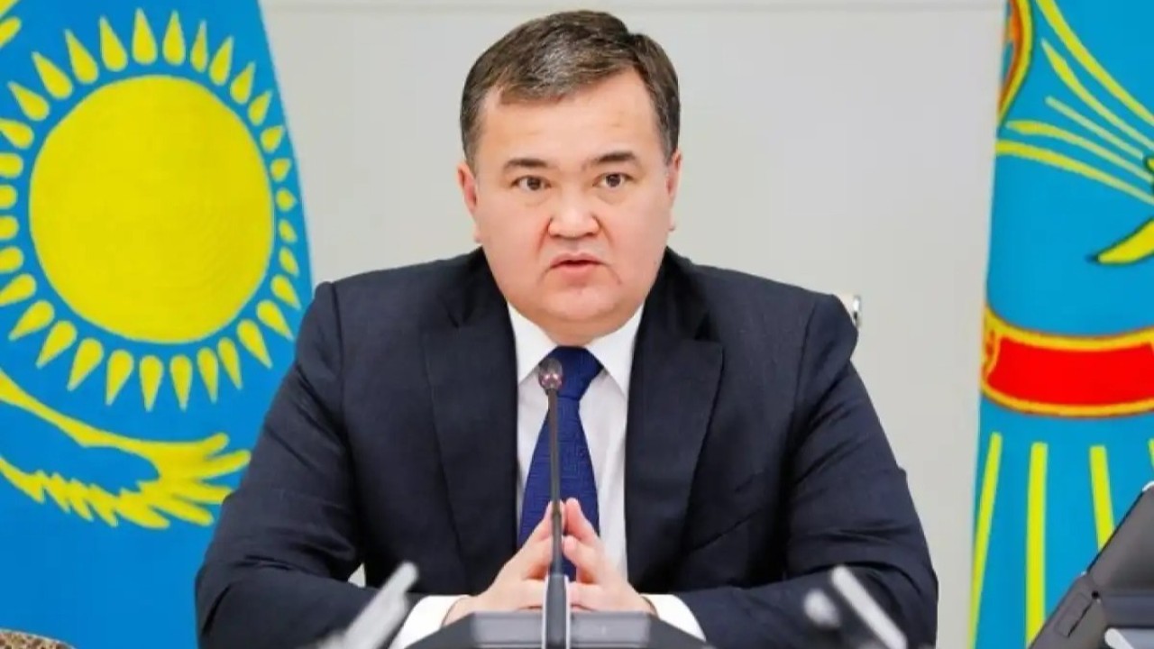 Елорда әкімі Жеңіс Қасымбек астаналықтарды Жаңа жылмен құттықтады