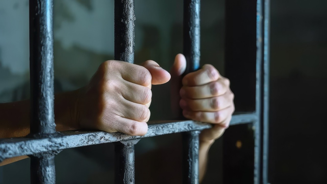 Павлодарда түзеу мекемесінің бастығы сотталды