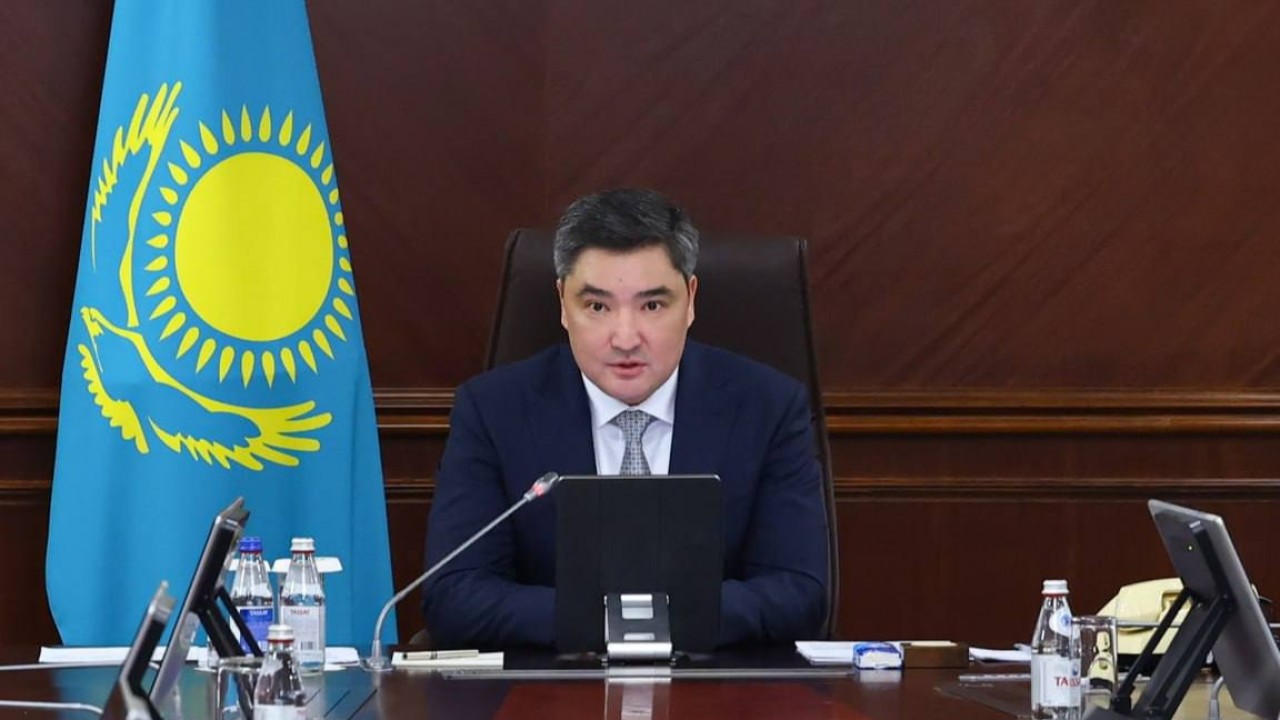 Бектенов Үкімет мүшелерінен сөзден іске көшуді талап етті