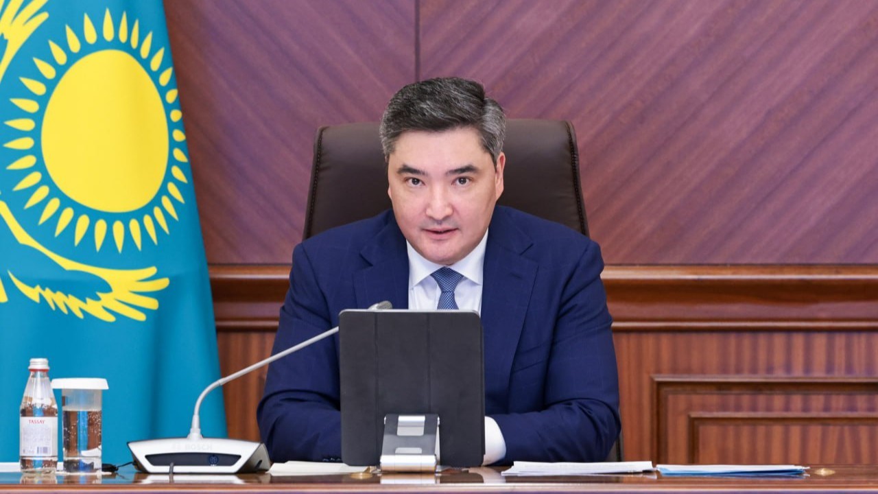 Бектенов ақпараттық жүйелерді Tier-III деңгейіндегі деректерді өңдеу орталығына көшіруді тапсырды