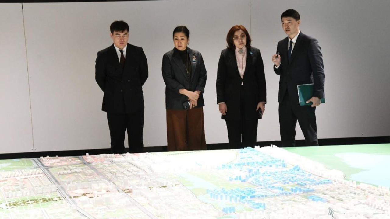 Сенатор Бибигүл Жексенбай Президенттің жуырдағы сұхбаты тұрғысынан астананың дамуын талқылады