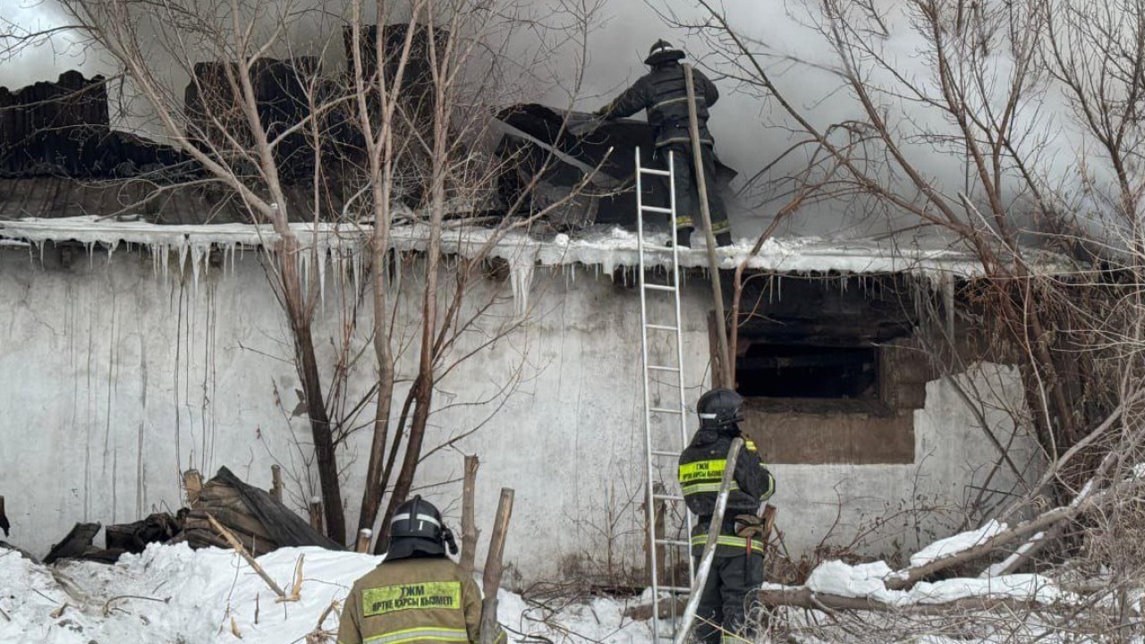 Елордалық құтқарушылар қоймадағы өртті толық сөндірді