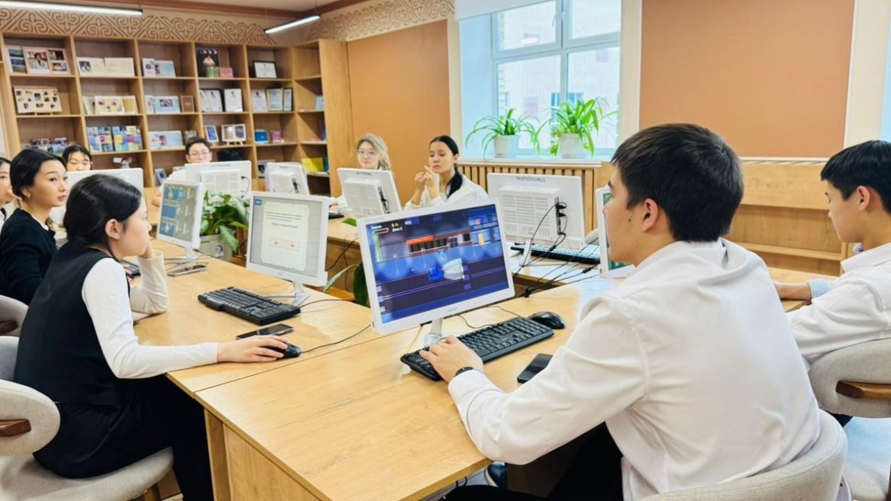 Астанада мектеп оқушыларының сабаққа психологиялық дайындығын ЖИ бағалайды