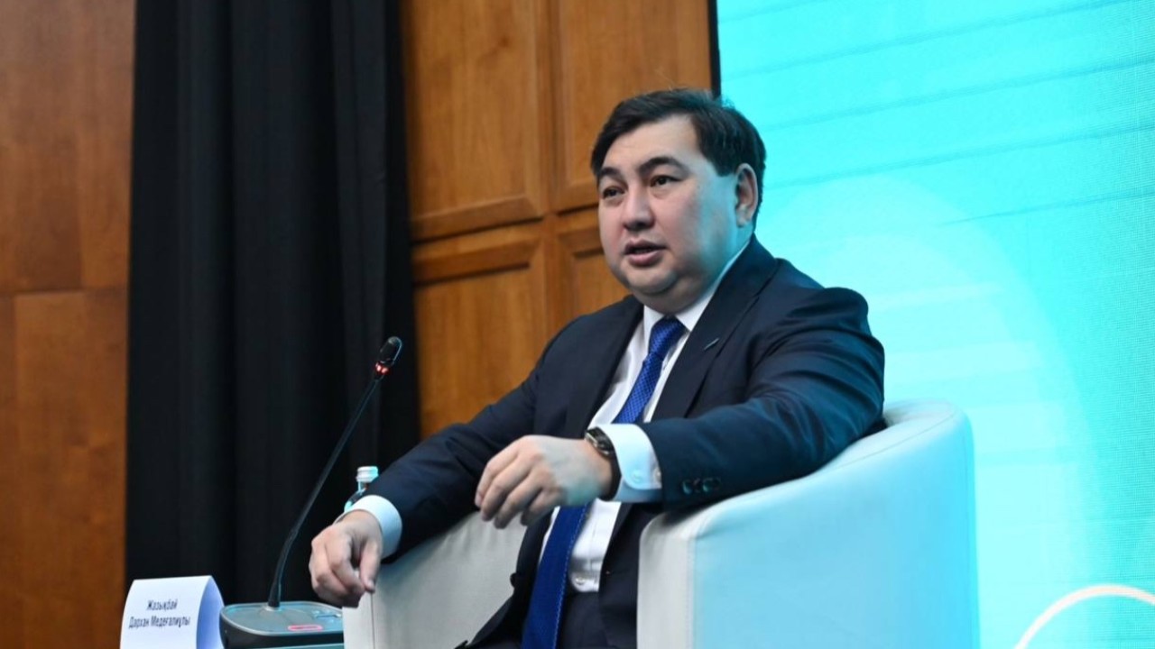 Дархан Жазықбай Президенттік жастар кадр резервінің мүшелерімен кездесу өткізді