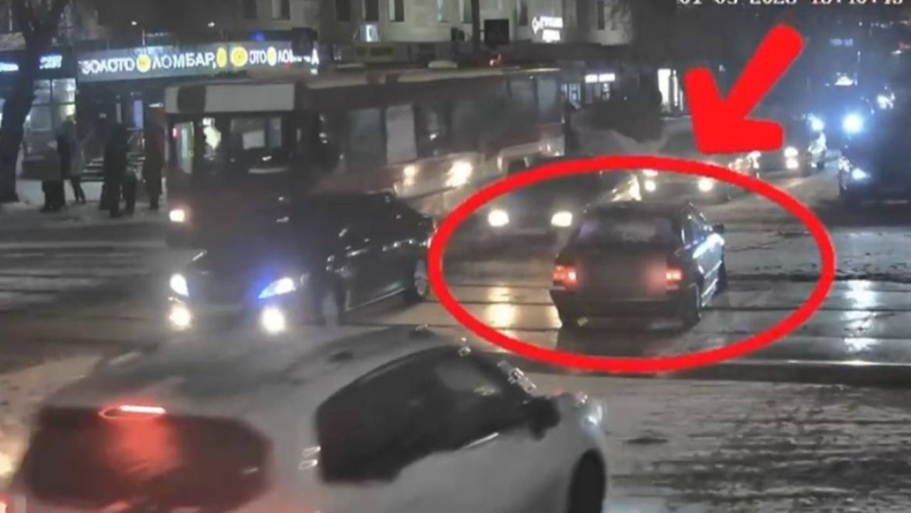 Өскеменде бейтаныс адамның көлігін рұқсатсыз жүргізген құқық бұзушы ұсталды