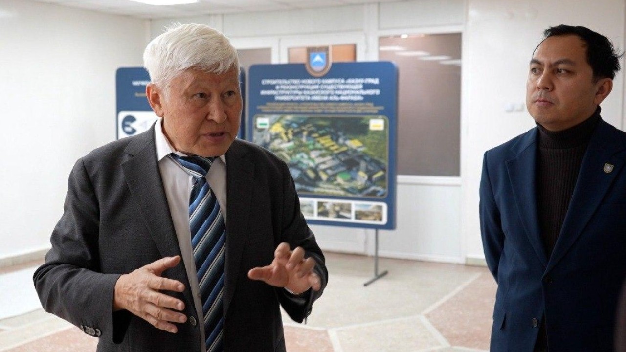 Академик Асқар Жұмаділдаев күрделі есептерді шығару үшін суперкомпьютерді  пайдаланады