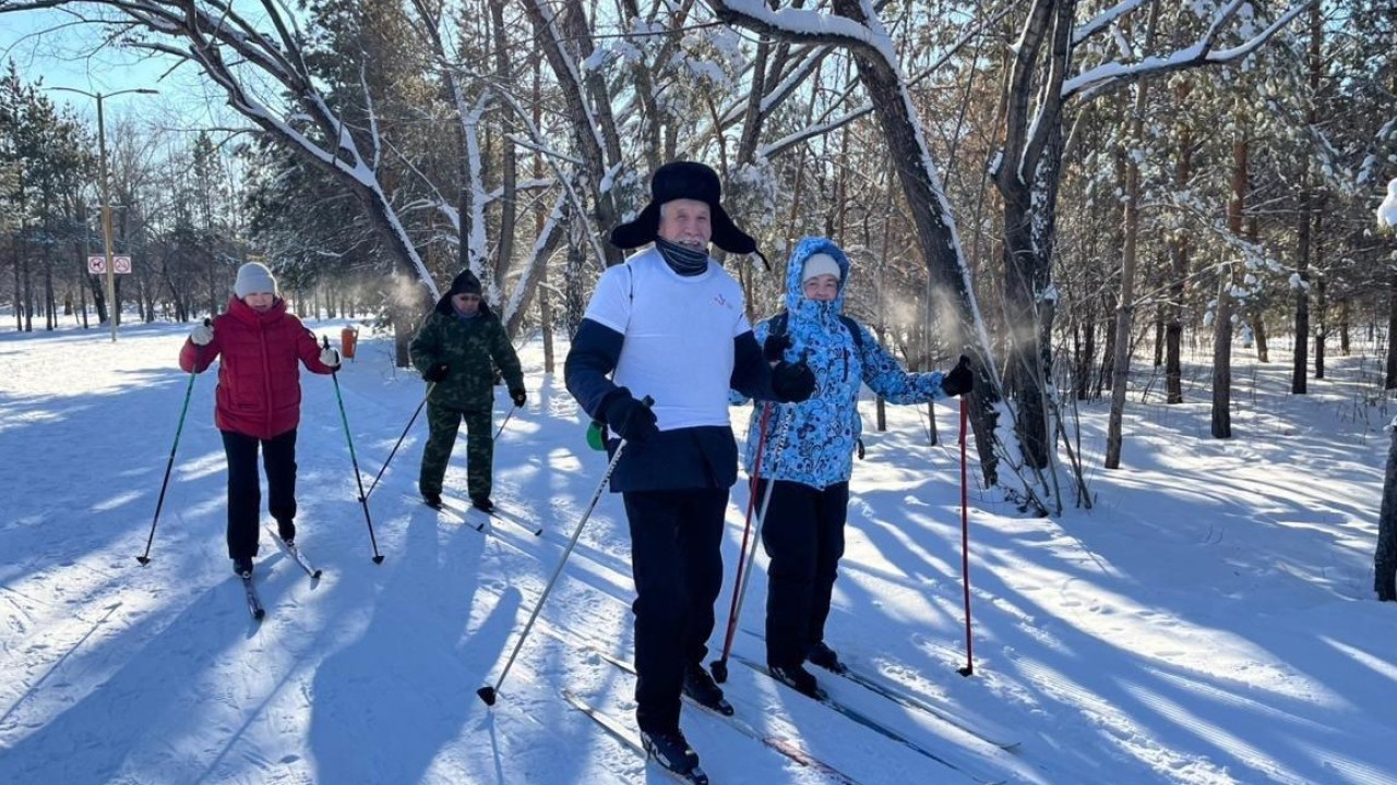 Астаналық зейнеткерлер шаңғы теуіп, қысқы спорт түрлерімен айналысып жүр