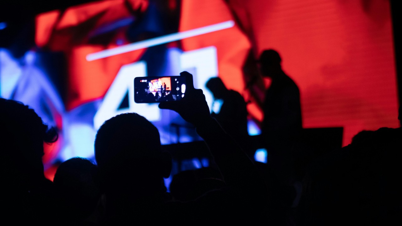 Авторлық құқыққа қатысты дау: музыкалық шығарма мейрамханада орындалғаны үшін неліктен өтемақы төленбеді