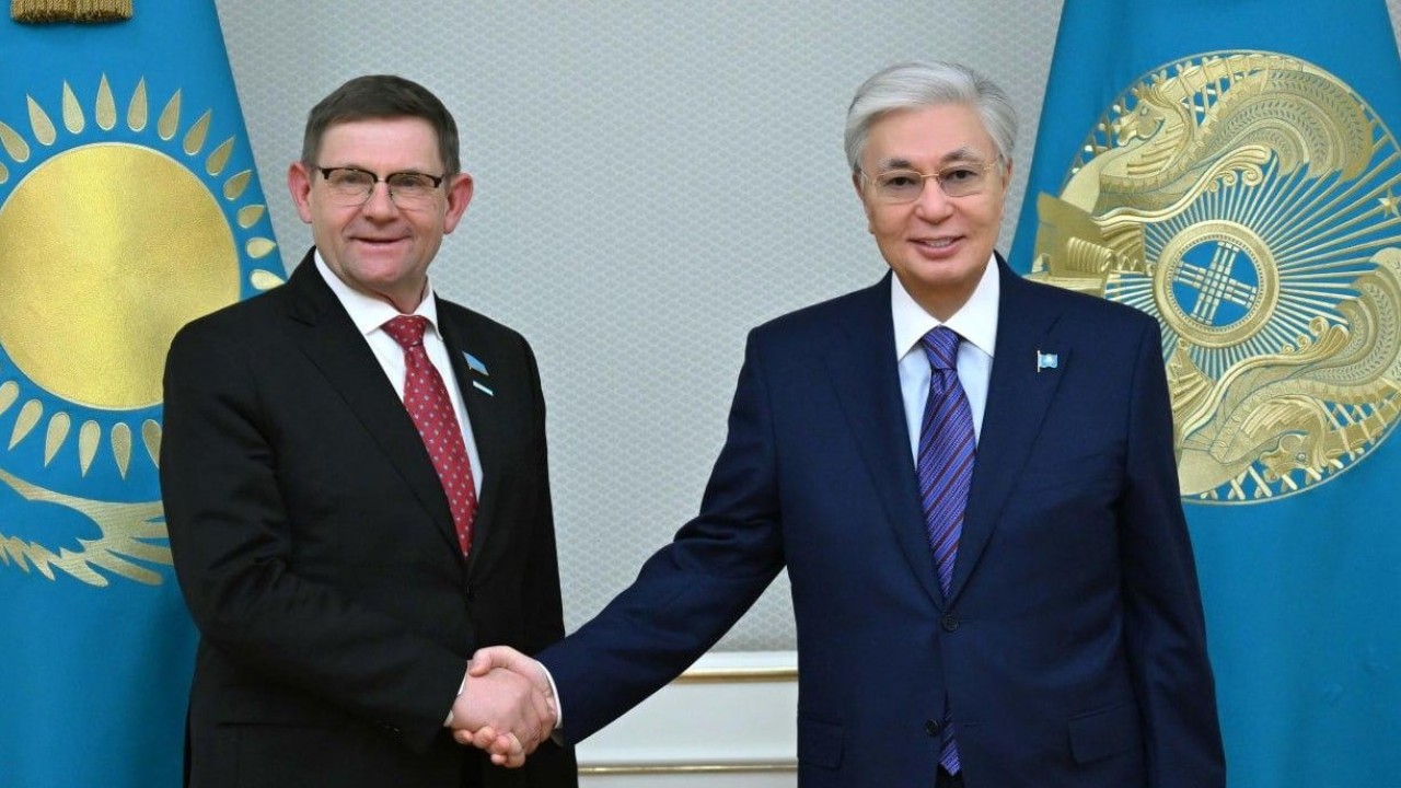 Президент Қазақстандағы орыс, славян және казак ұйымдары қауымдастығының төрағасын қабылдады