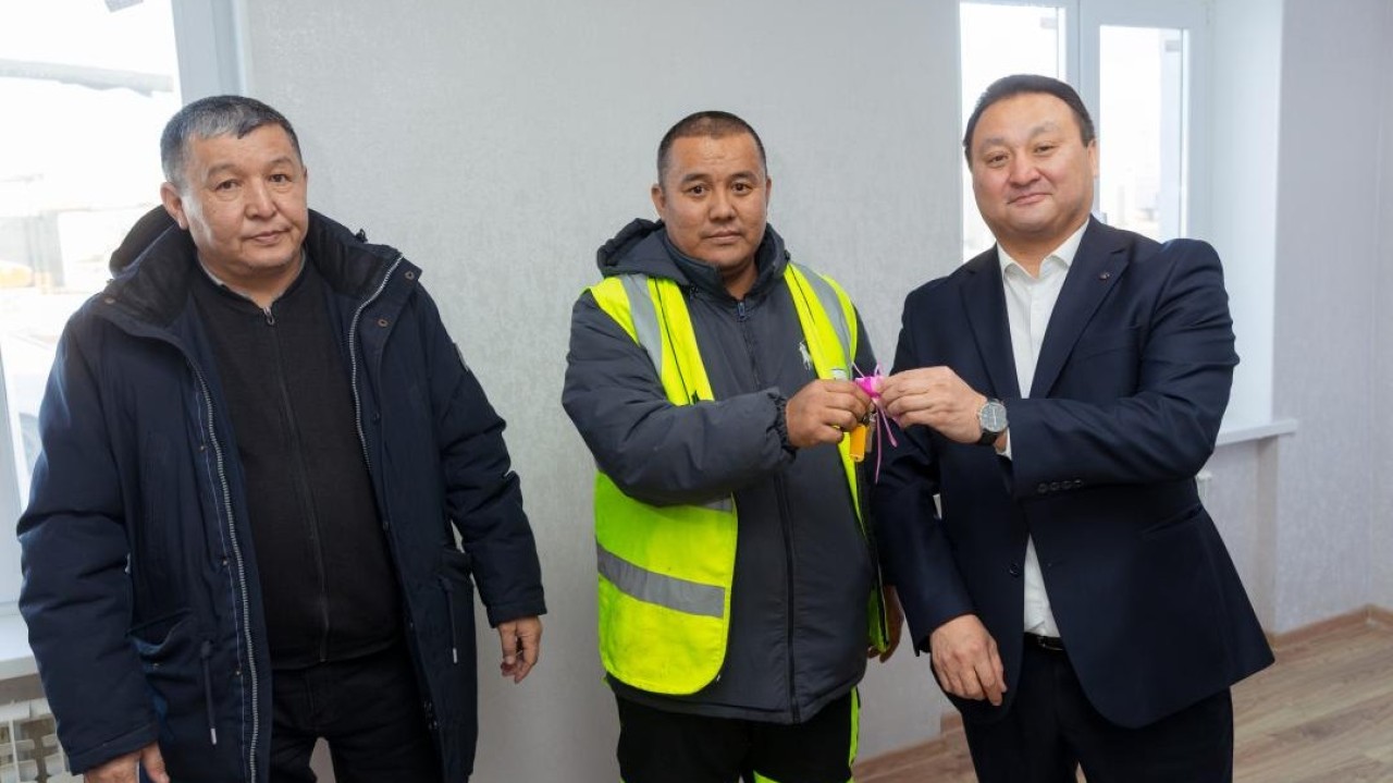 «Астана Тазалық» мекемесі қызметкерлеріне коммуналдық пәтерлер берді