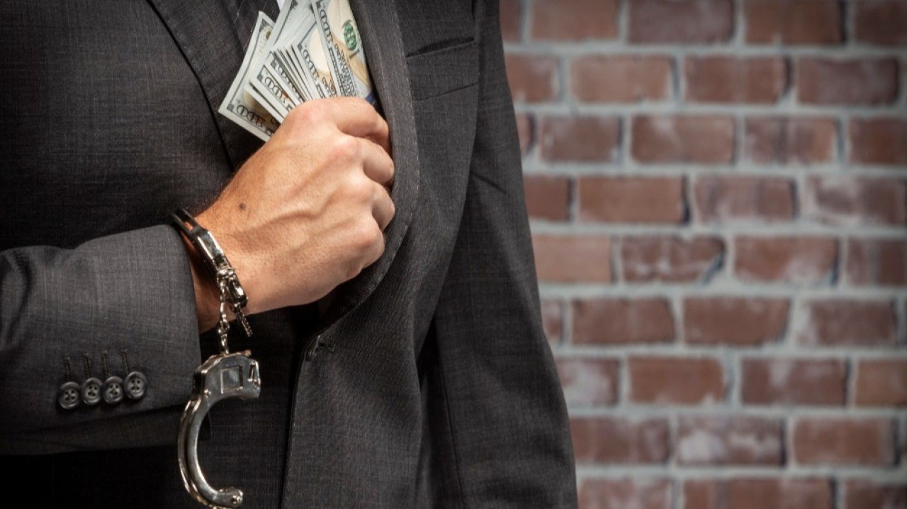 «Бір кресло – 20 млн теңге»: Шымкентте бюджет қаржысын жымқырғандарға қатысты тергеу аяқталды