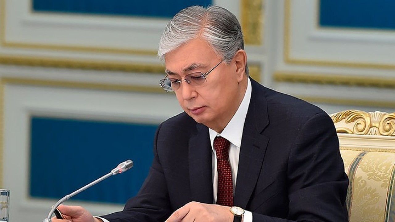 Президент Конституциялық комиссия құру туралы Жарлыққа қол қойды