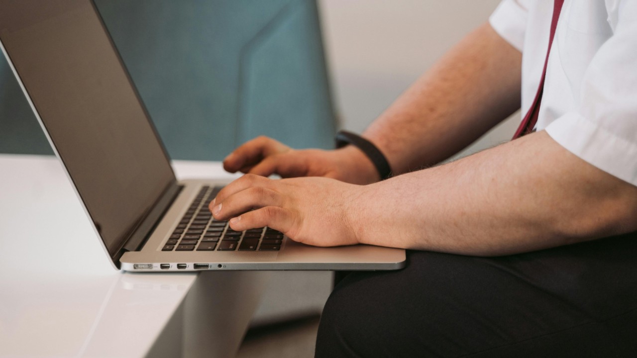 Интернет-алаяқтар ұрлаған 850 мың теңге иесіне қалай қайтарылды