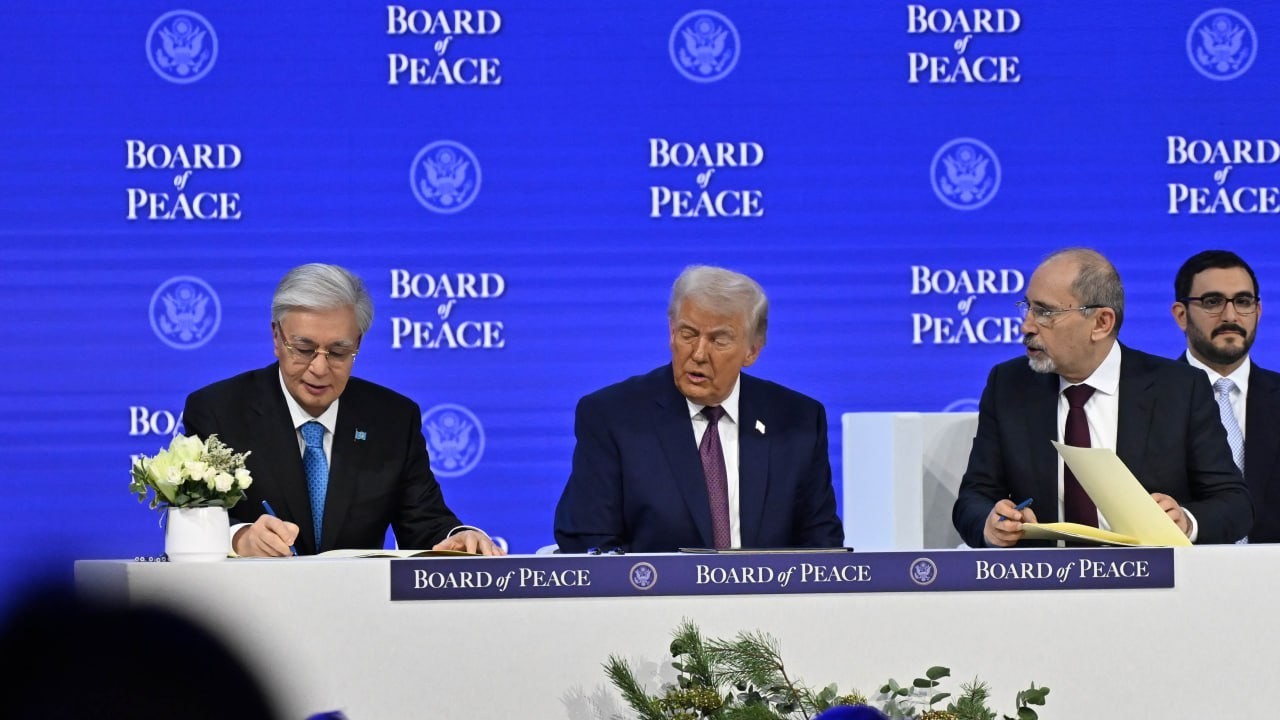 Тоқаев Бейбітшілік кеңесінің Жарғысына қол қойды