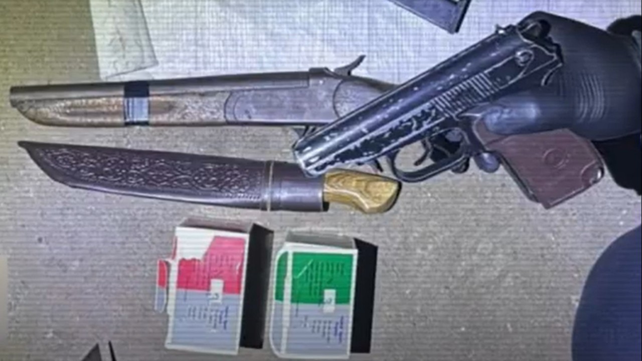 Қорғансыз азаматтарды автонесие рәсімдеуге мәжбүрлеген алты адам ұсталды