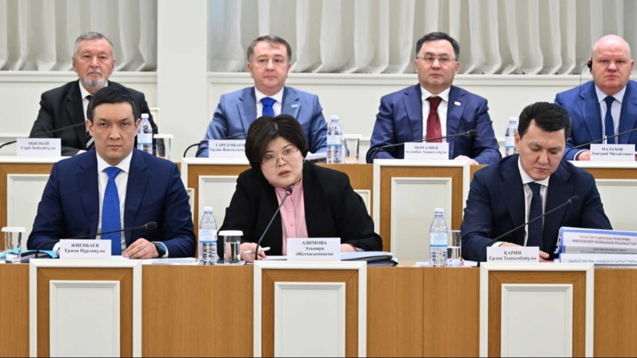Эльвира Әзімова: Конституциялық комиссияның алдында айрықша миссия тұр