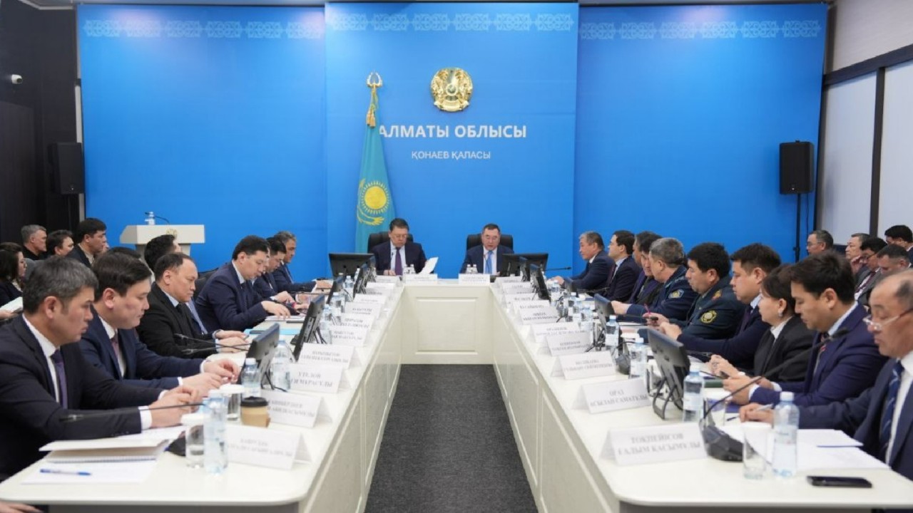 Қанат Бозымбаев Алматы облысында су ресурстарын тиімді пайдалануға қатысты кеңес өткізді