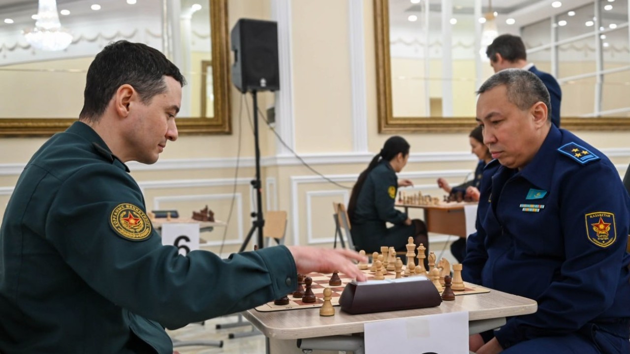 Астанада әскери қызметшілер шахмат пен тоғызқұмалақтан бәсекеге түсті