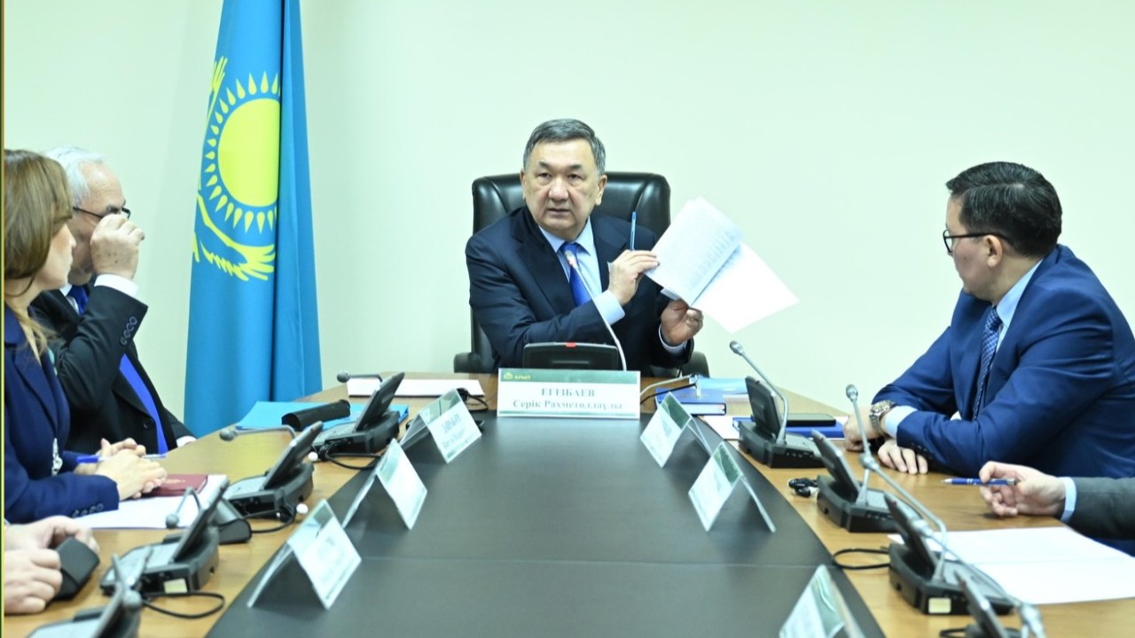 «Ауыл» фракциясының депутаттары Ата заң жобасын бірауыздан қолдады