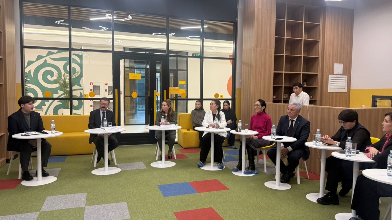 Астанада қосымша білім беру ұйымдары басшылары Конституция жобасын талқыланды