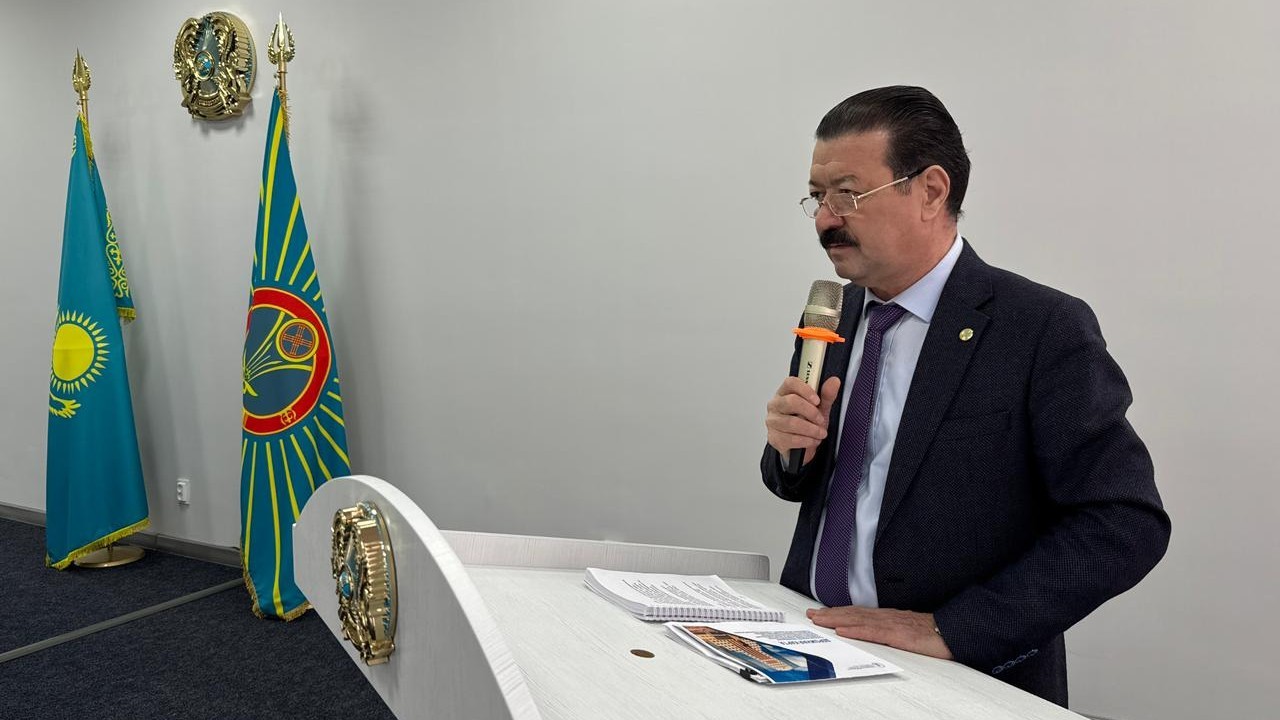 Астанада «Нұра» ауданының белсенділері жаңа Конституция жобасын талқылады